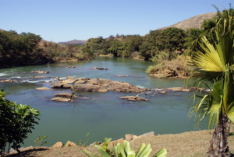 Rio Pomba (afluente do Rio Paraba do Sul), em Altolfo Dutra, que passa ao lado do Criatrio Conservacionista. 